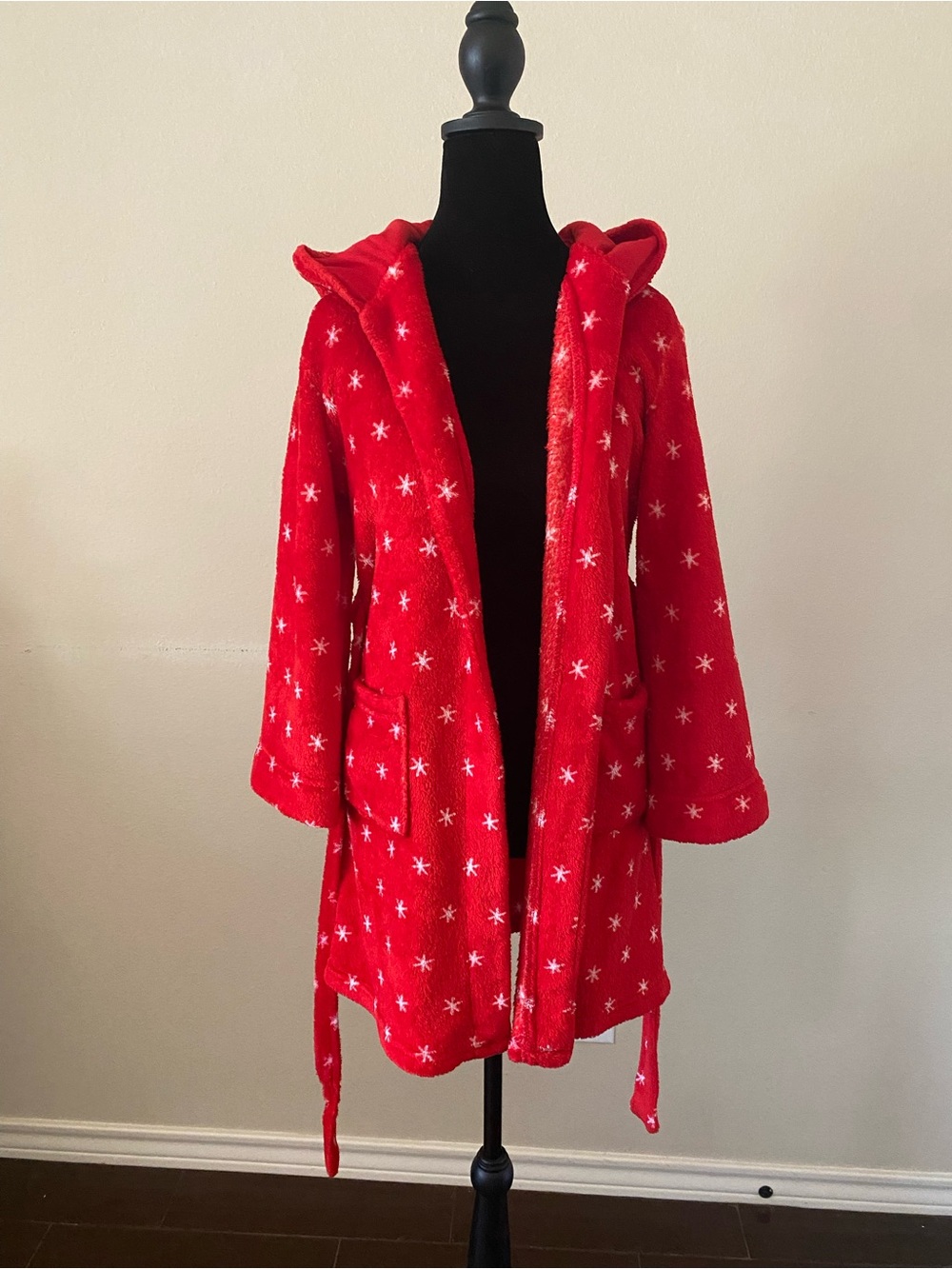 Cat & Jack Red Star-Print Hooded Plush Robe, Size L (10-12 years old)